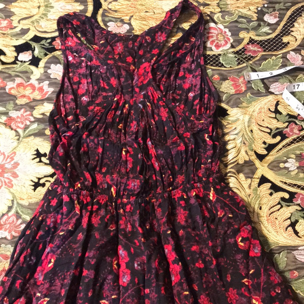 Ecote red and black floral mini halter back dress - Picture 4 of 4